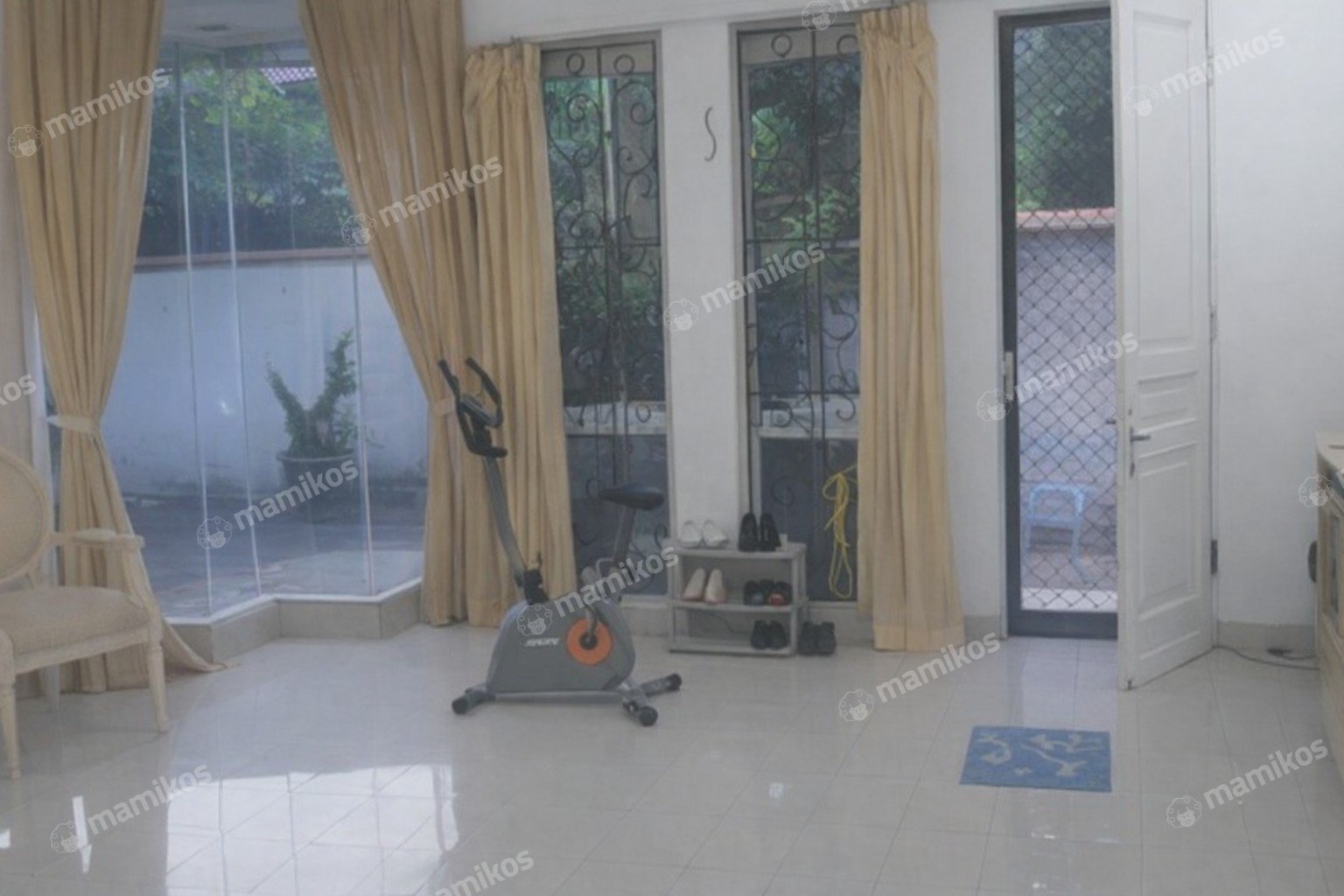 Rumah Sertifikat SHM 5 Kamar Tidur 5 Kamar Mandi Kembangan Jakarta Barat