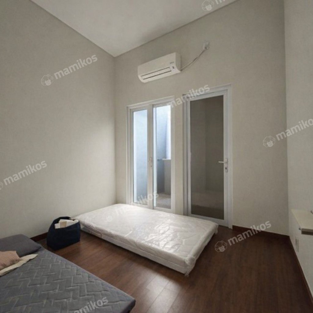 Rumah Sertifikat SHM 4 Kamar Tidur 3 Kamar Mandi Pondok Bambu Jakarta Timur - Photo 3