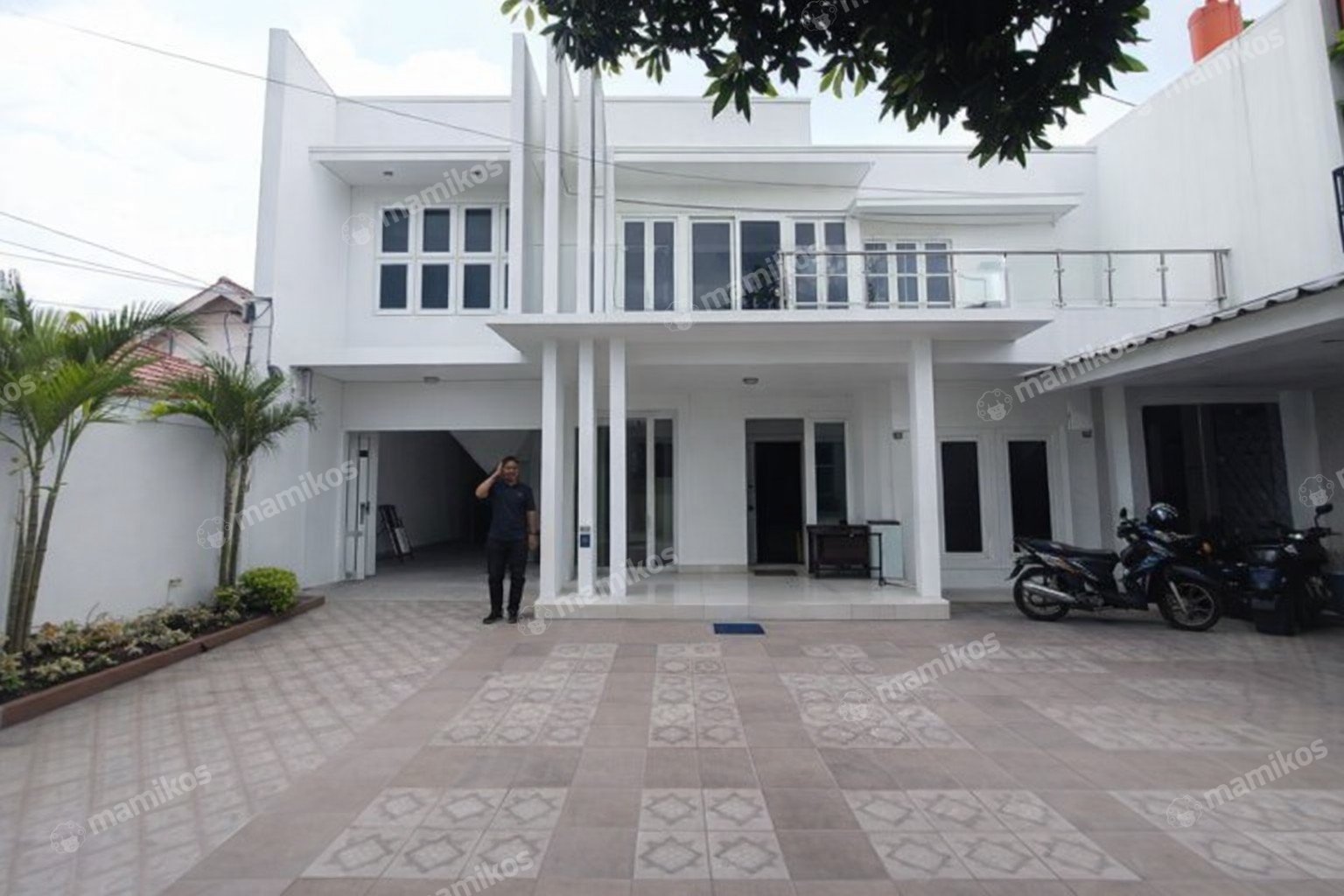 Rumah Sertifikat SHM 15 Kamar Tidur 5 Kamar Mandi Jati Padang Jakarta Selatan
