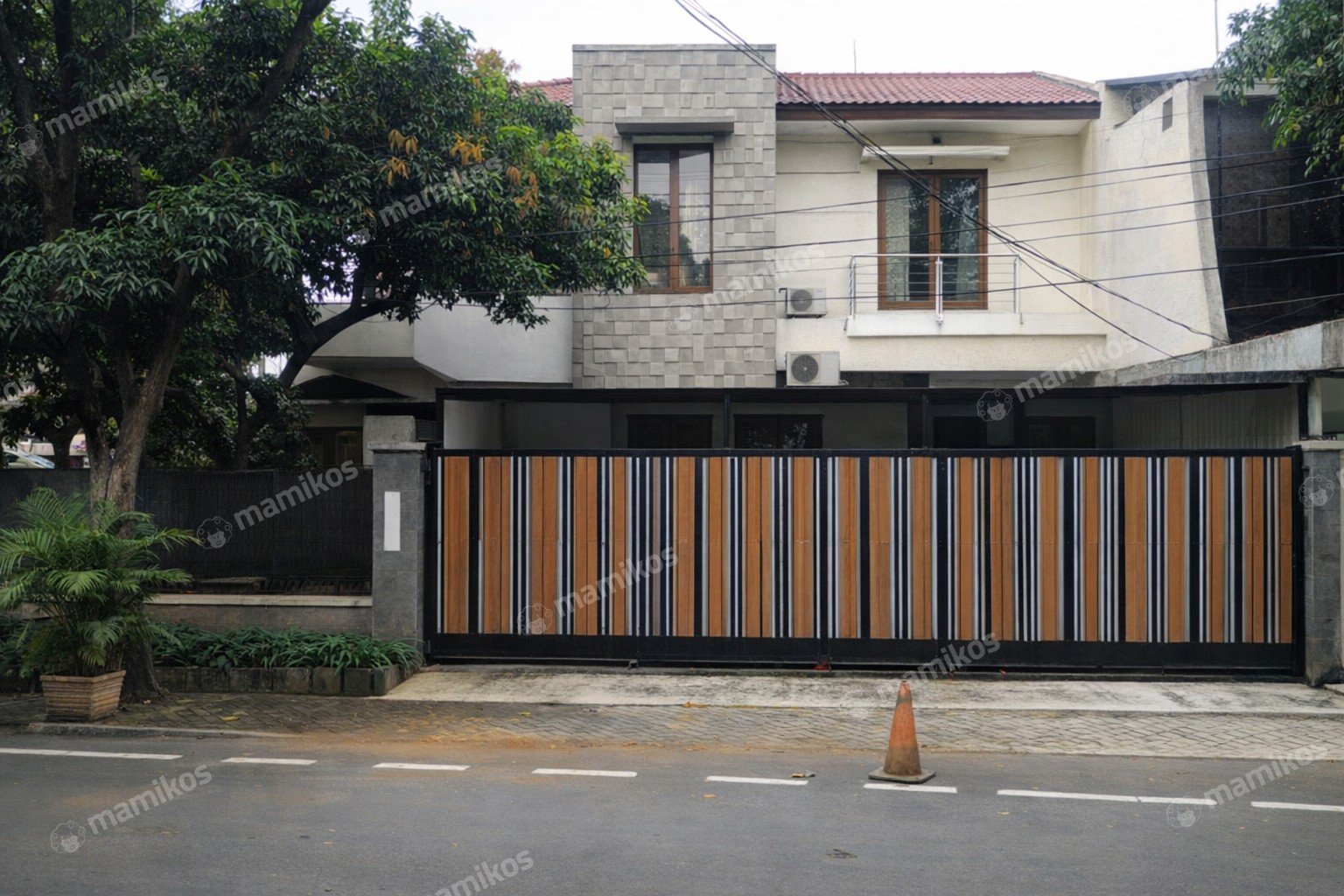 Rumah Sertifikat SHM 4 Kamar Tidur 4 Kamar Mandi Panglima Polim Jakarta Selatan