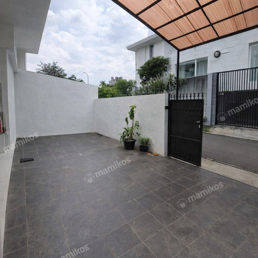 Rumah Sertifikat SHM 4 Kamar Tidur 3 Kamar Mandi Permata Buana Jakarta Barat - Photo 5