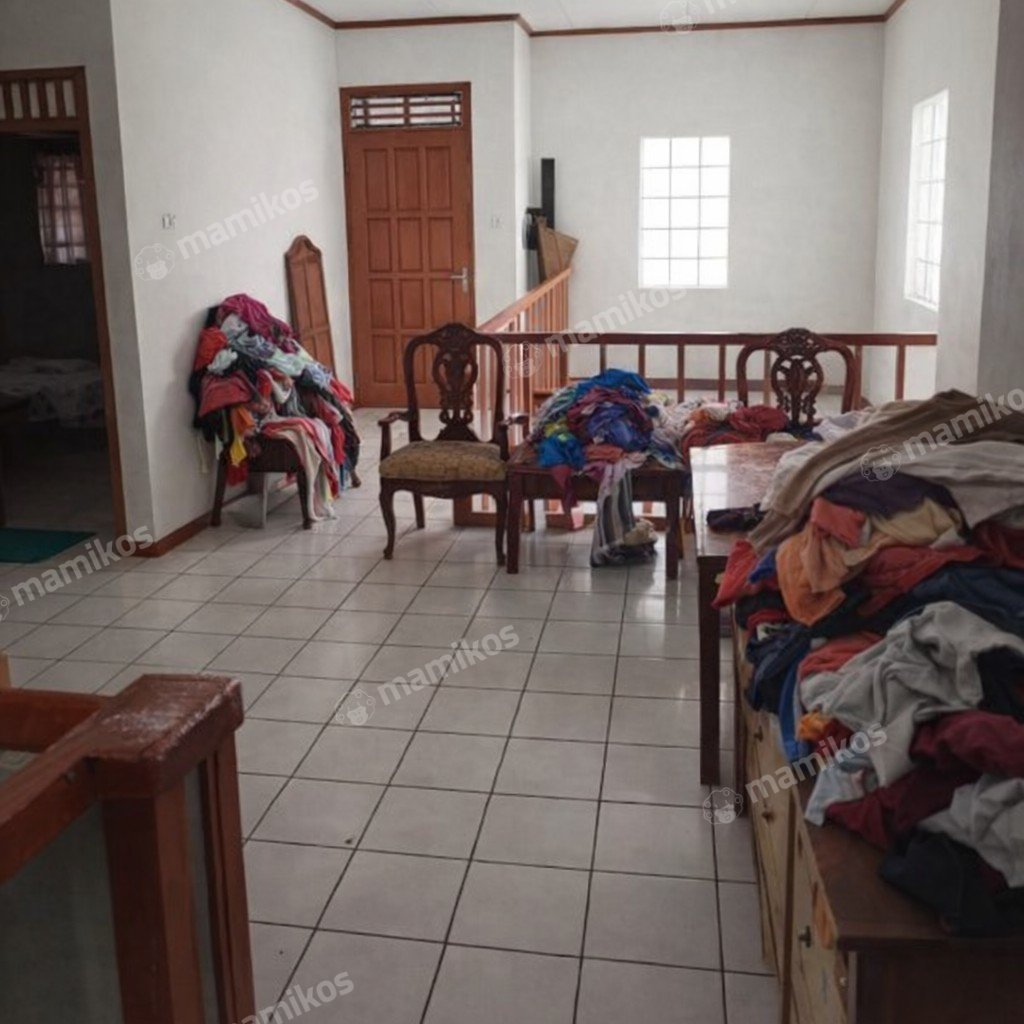 Rumah 5 Kamar Tidur 2 Kamar Mandi 2 Lantai Pasar Rebo Jakarta Timur - Photo 2