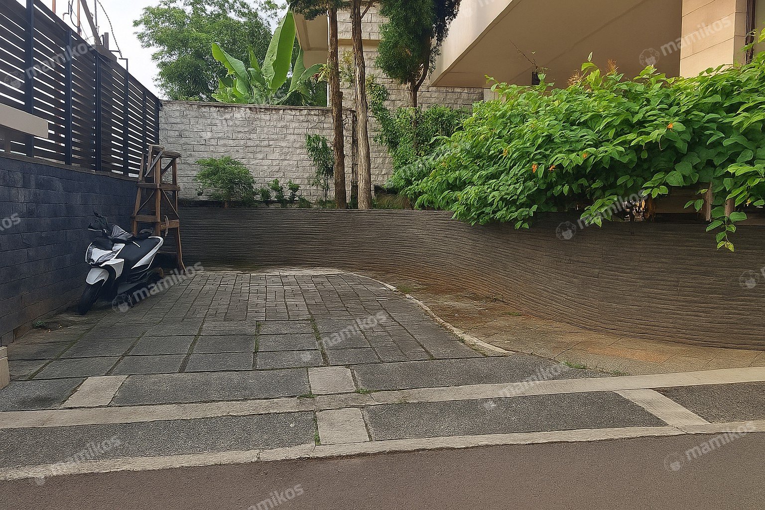 Rumah Sertifikat SHM 7 Kamar Tidur 6 Kamar Mandi Cipete Jakarta Selatan