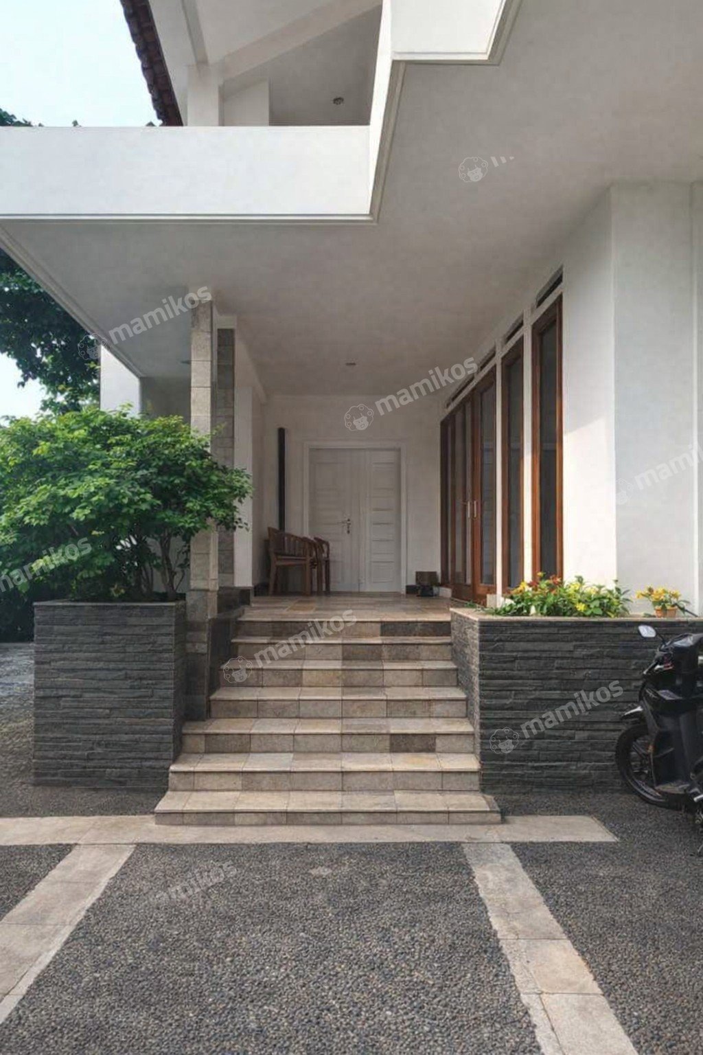 Rumah Sertifikat SHM 7 Kamar Tidur 6 Kamar Mandi Cipete Jakarta Selatan - Photo 3