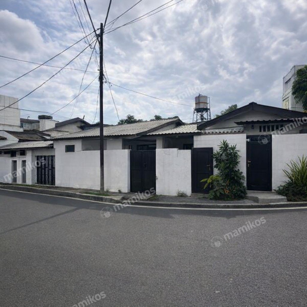 Rumah Sertifikat SHM 3 Kamar Tidur 2 Kamar Mandi Senopati Jakarta Selatan - Photo 2