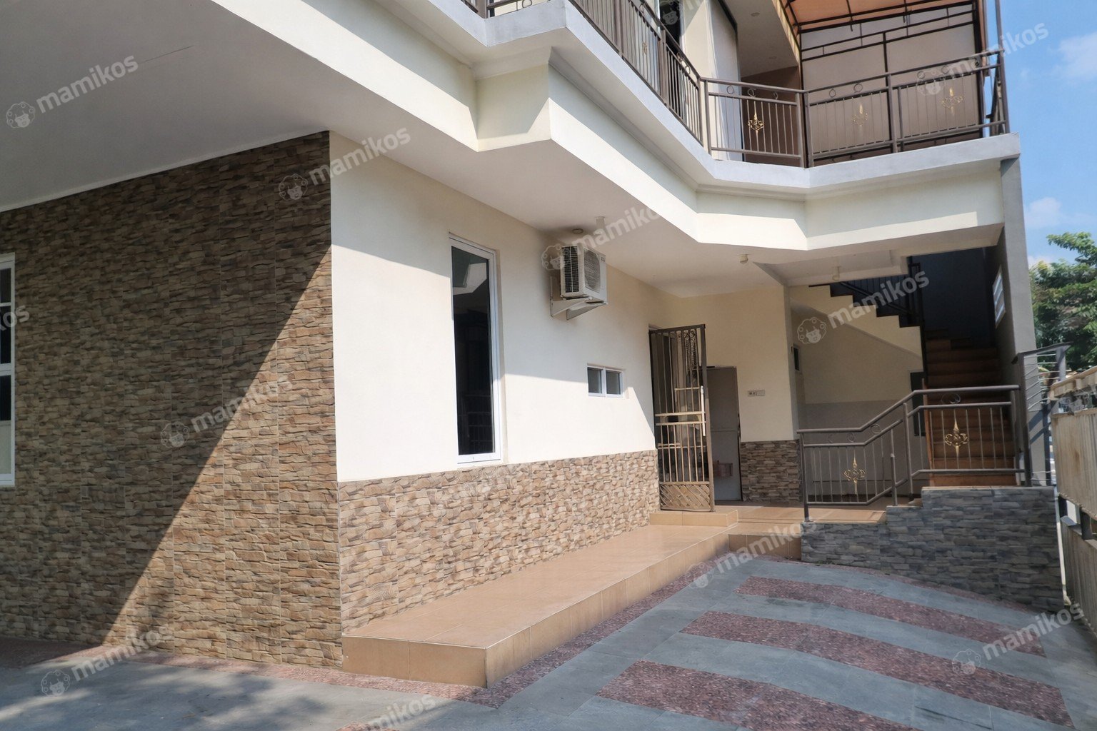 Rumah Sertifikat SHM 3 Kamar Tidur 3 Kamar Mandi Kelapa Gading Jakarta Utara - Photo 2