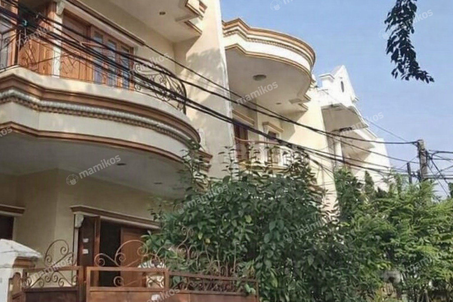 Rumah Sertifikat SHM 4 Kamar Tidur 2 Kamar Mandi Sunter Jakarta Utara