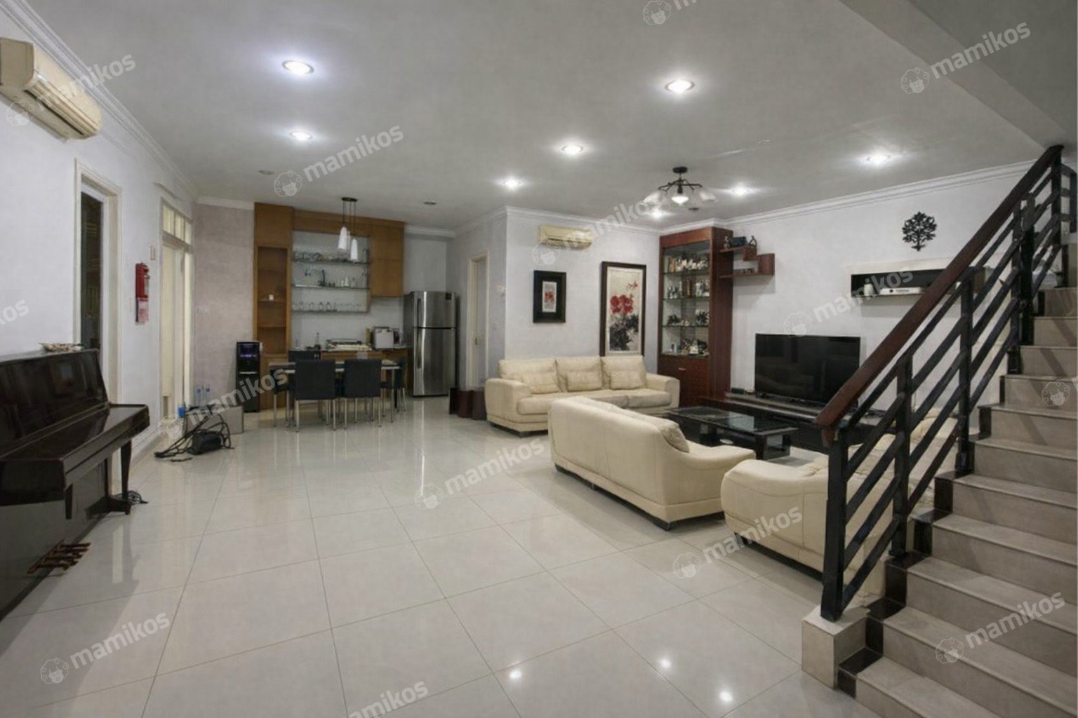 Rumah Sertifikat SHM 5 Kamar Tidur 4 Kamar Mandi Daan Mogot Jakarta Barat