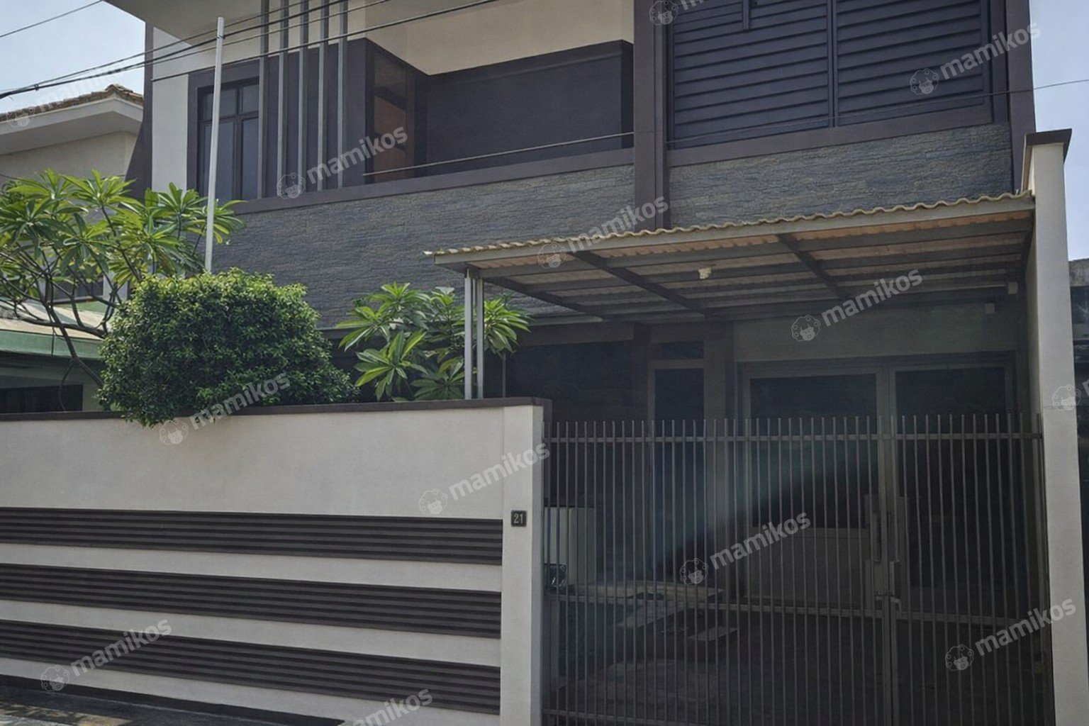 Rumah Sertifikat SHM 3 Kamar Tidur 3 Kamar Mandi Sunrise Garden Jakarta Barat