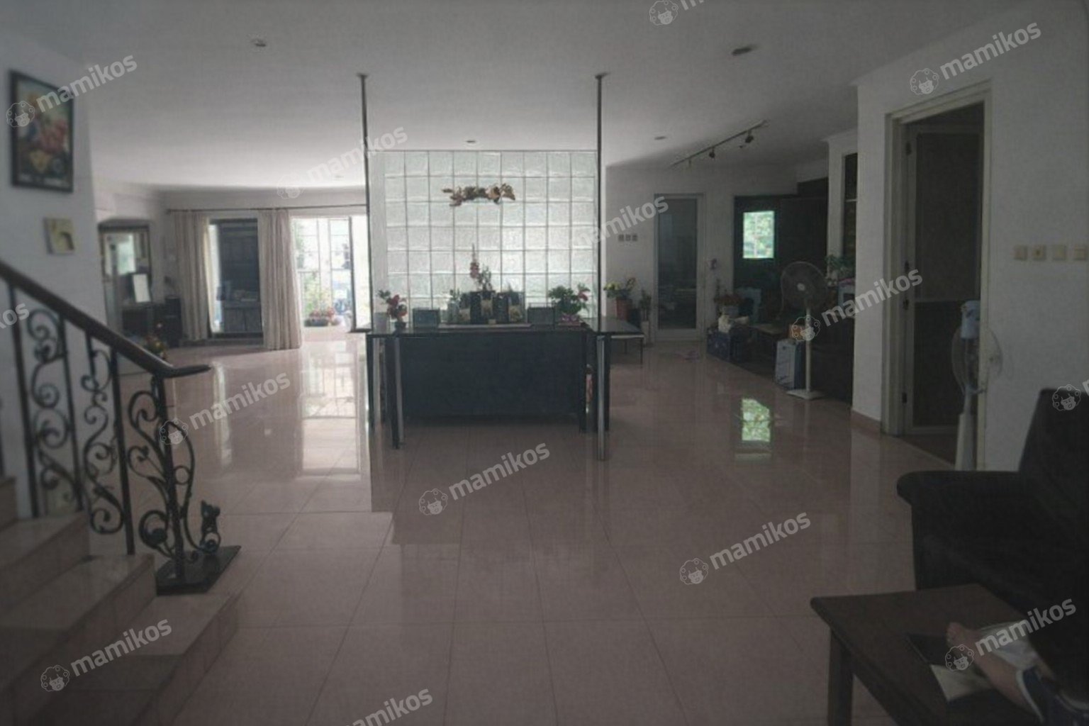 Rumah Sertifikat SHM 5 Kamar Tidur 5 Kamar Mandi Grogol Petamburan Jakarta Barat - Photo 4