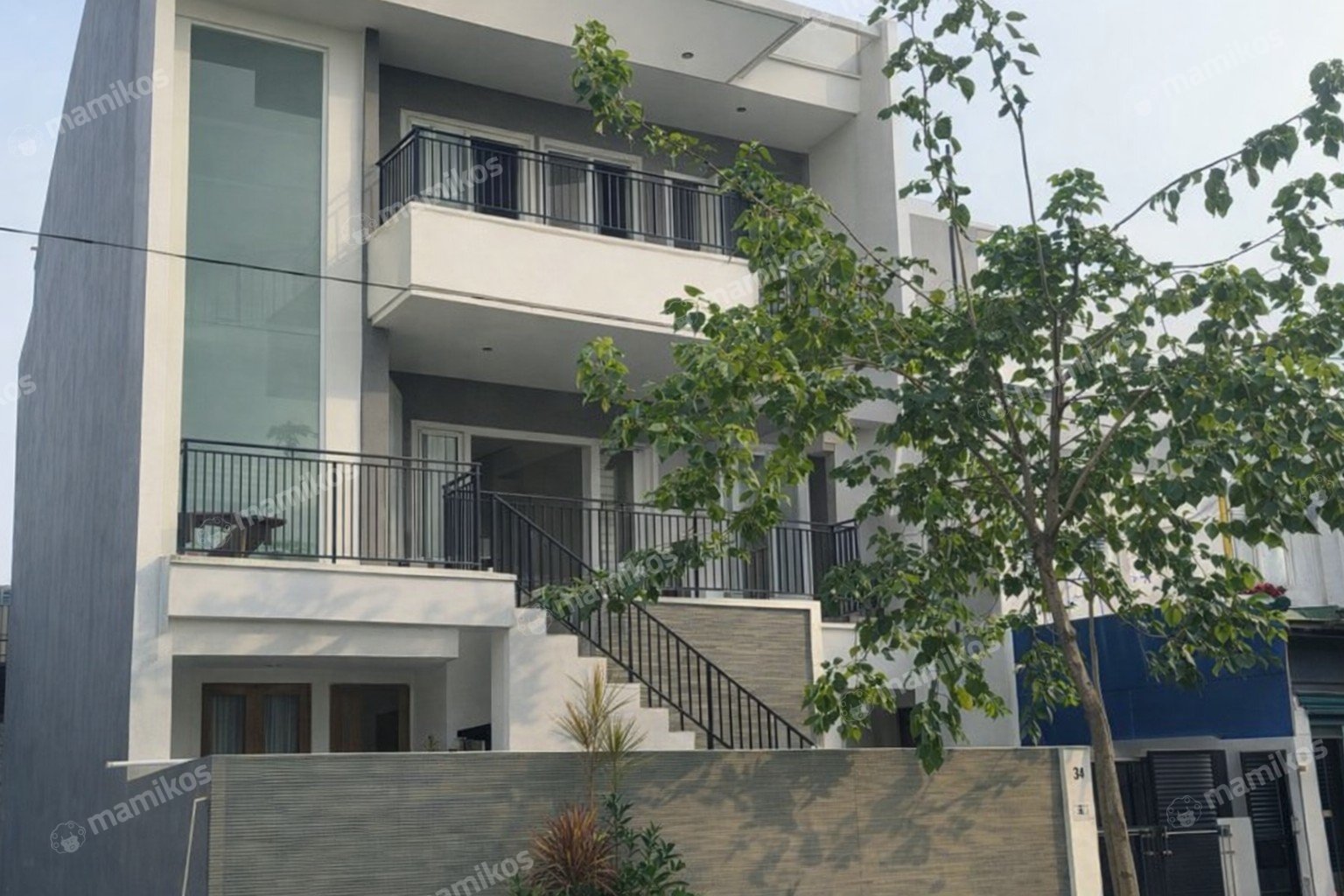 Rumah Sertifikat SHM 6 Kamar Tidur 4 Kamar Mandi Pantai Indah Kapuk Jakarta Utara