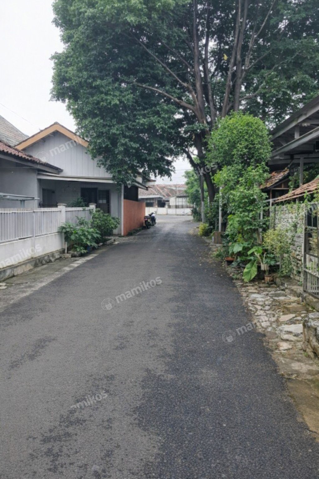 Rumah Sertifikat SHM 6 Kamar Tidur 1 Kamar Mandi Kemanggisan Jakarta Barat - Photo 2