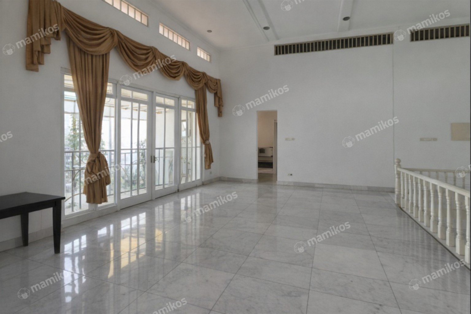 Rumah Sertifikat SHM 5 Kamar Tidur 5 Kamar Mandi Permata Buana Jakarta Barat - Photo 2