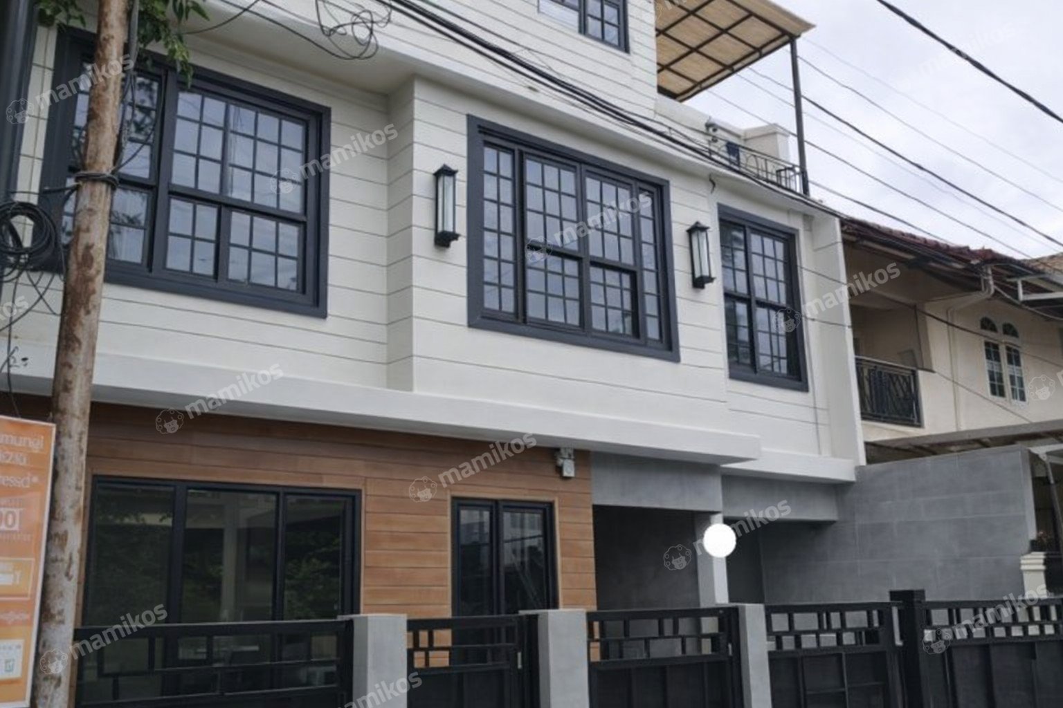 Rumah Sertifikat SHM 4 Kamar Tidur 4 Kamar Mandi Pondok Bambu Jakarta Timur