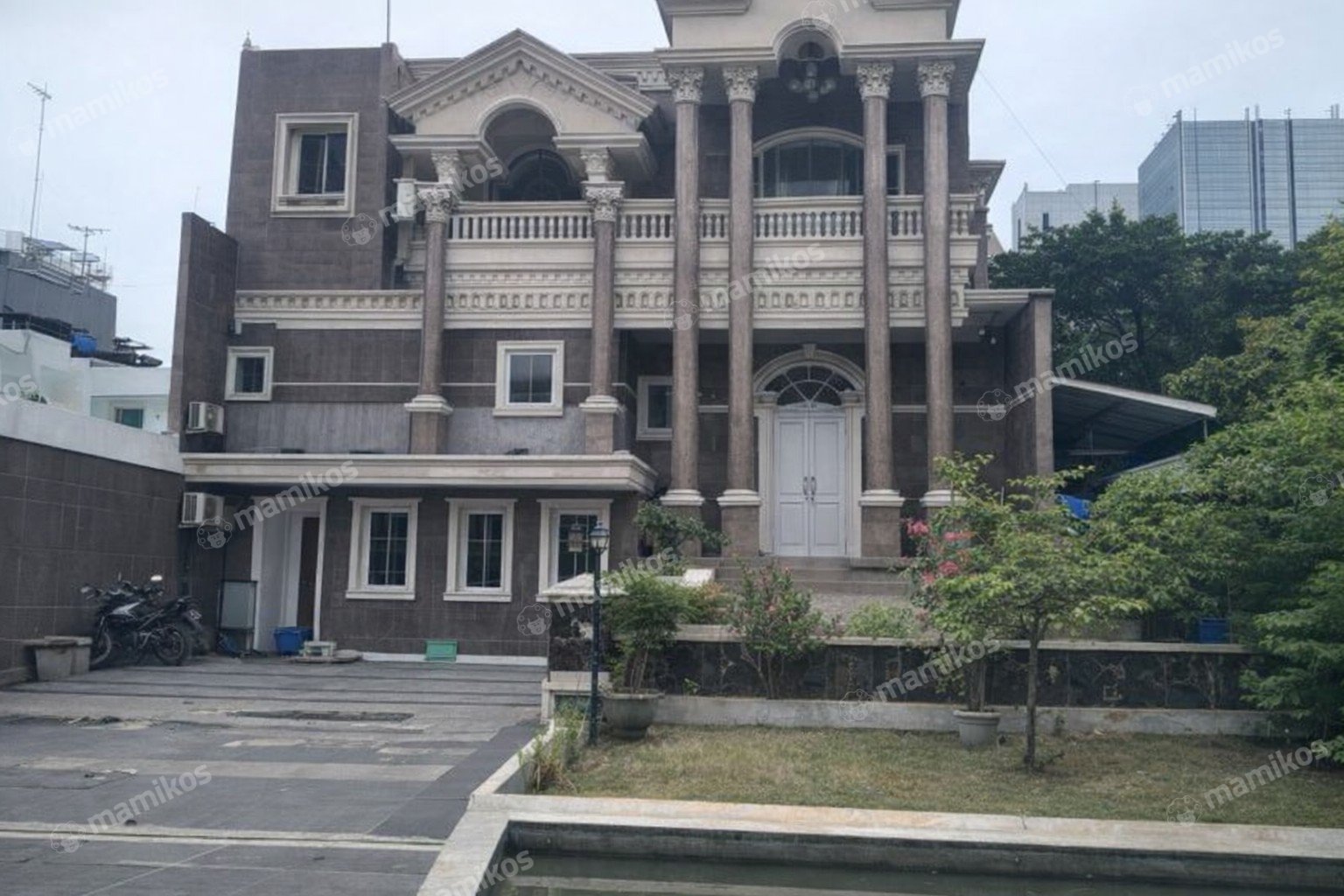 Rumah Sertifikat SHM 5 Kamar Tidur 5 Kamar Mandi Pantai Indah Kapuk Jakarta Utara