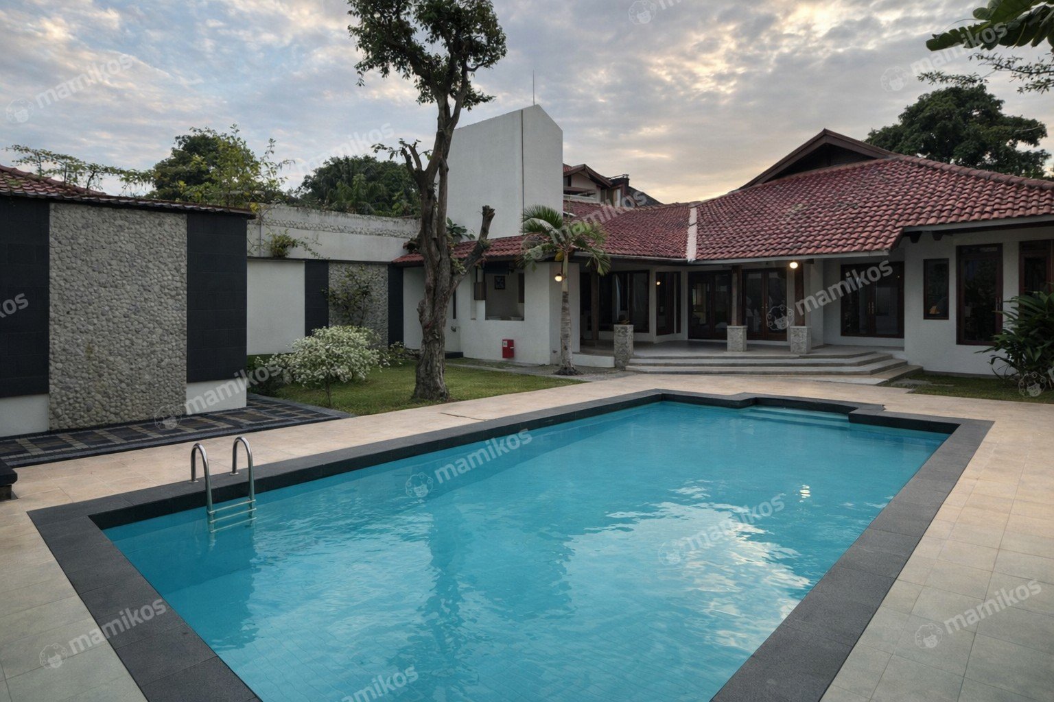 Rumah Sertifikat SHM 4 Kamar Tidur 3 Kamar Mandi Kemang Jakarta Selatan