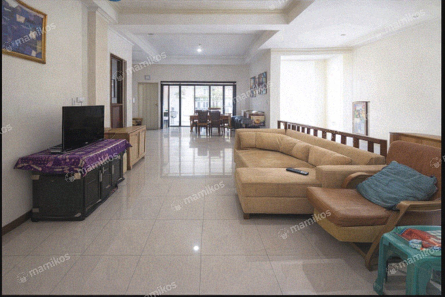 Rumah Sertifikat SHM 6 Kamar Tidur 5 Kamar Mandi Taman Ratu Jakarta Barat - Photo 4