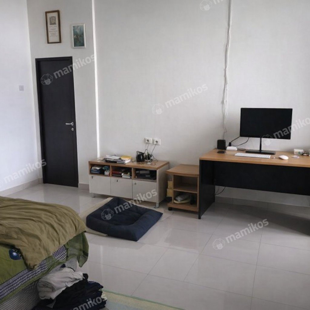 Rumah Sertifikat SHM 6 Kamar Tidur 5 Kamar Mandi Taman Ratu Jakarta Barat - Photo 5