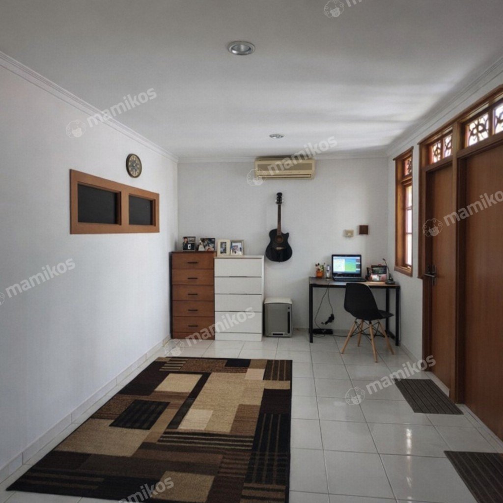 Rumah Sertifikat SHM 5 Kamar Tidur 2 Kamar Mandi Kebon Jeruk Jakarta Barat - Photo 2