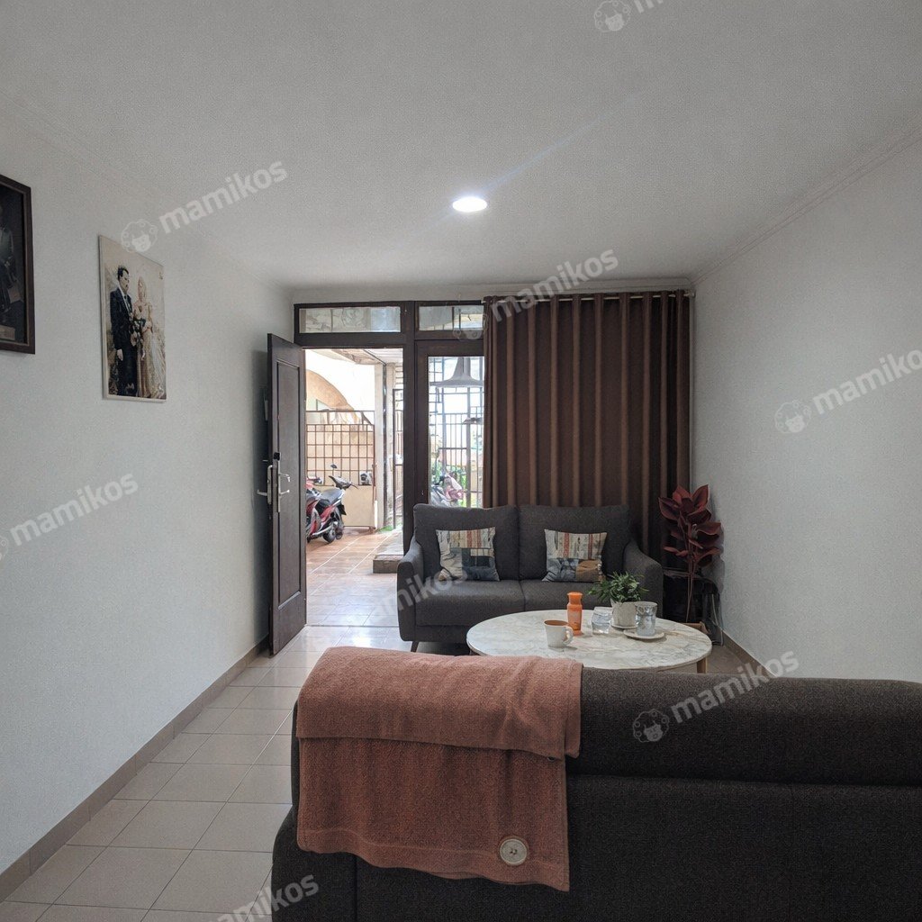 Rumah Sertifikat SHM 5 Kamar Tidur 2 Kamar Mandi Kebon Jeruk Jakarta Barat - Photo 5