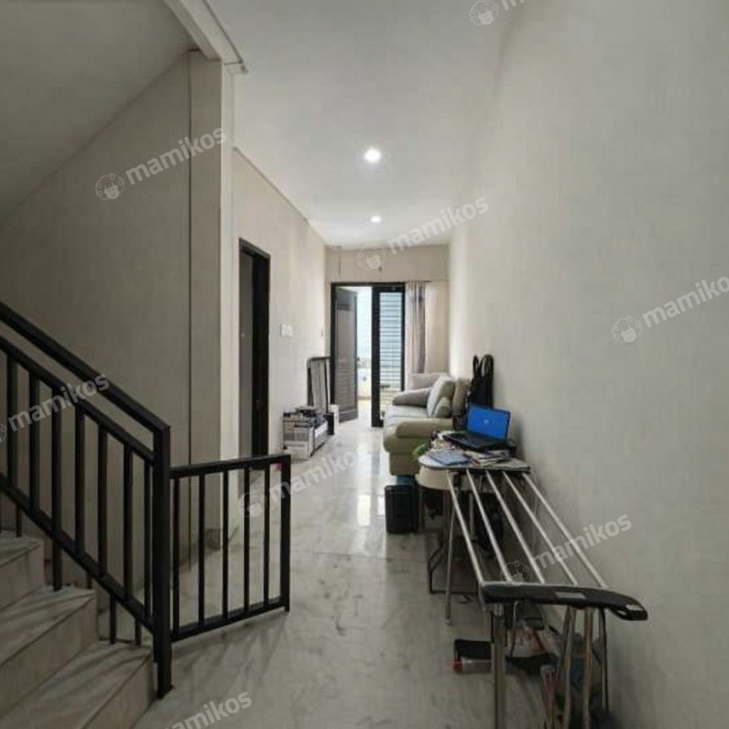 Rumah Sertifikat SHM 4 Kamar Tidur 4 Kamar Mandi Tomang Jakarta Barat - Photo 4