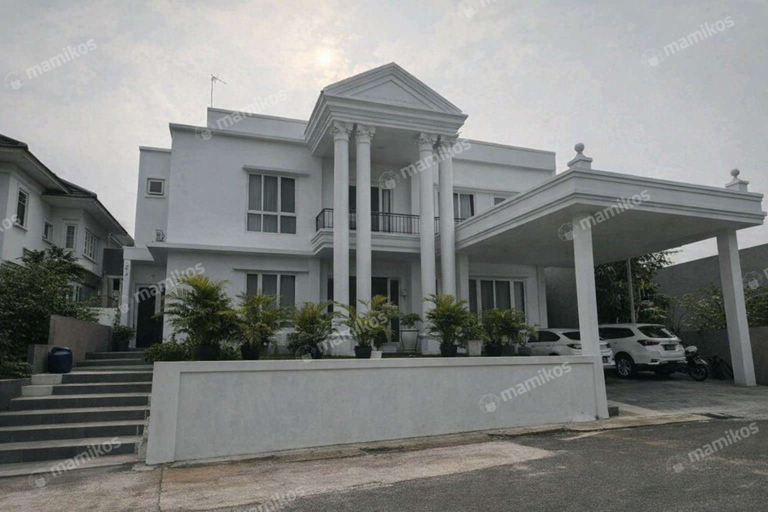 Rumah Sertifikat SHM 6 Kamar Tidur 6 Kamar Mandi Cibubur Jakarta Timur