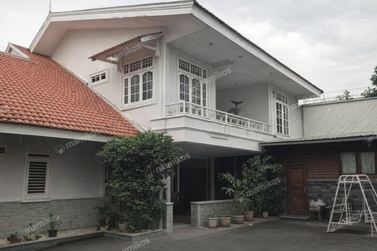 Rumah Sertifikat SHM 4 Kamar Tidur 4 Kamar Mandi Mampang Prapatan Jakarta Selatan