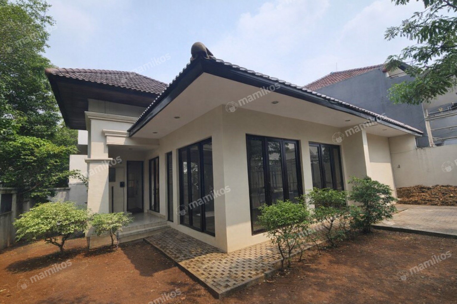 Rumah Sertifikat SHM 4 Kamar Tidur 3 Kamar Mandi Pondok Indah Jakarta Selatan