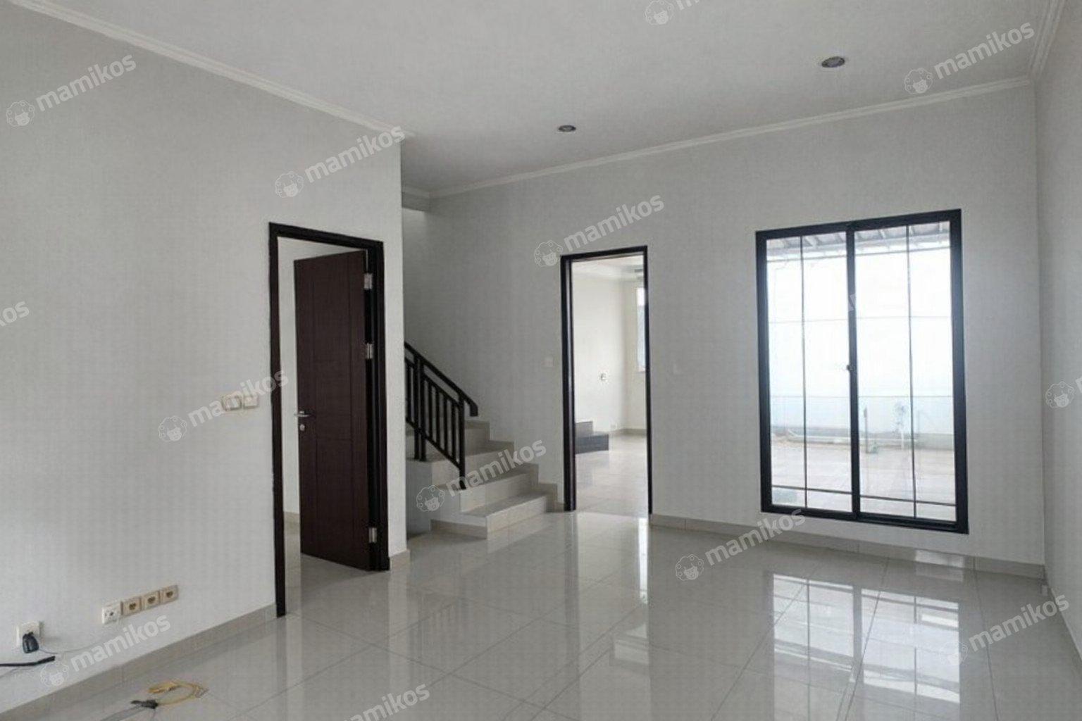 Rumah Sertifikat SHM 3 Kamar Tidur 3 Kamar Mandi Green Lake City Jakarta Barat