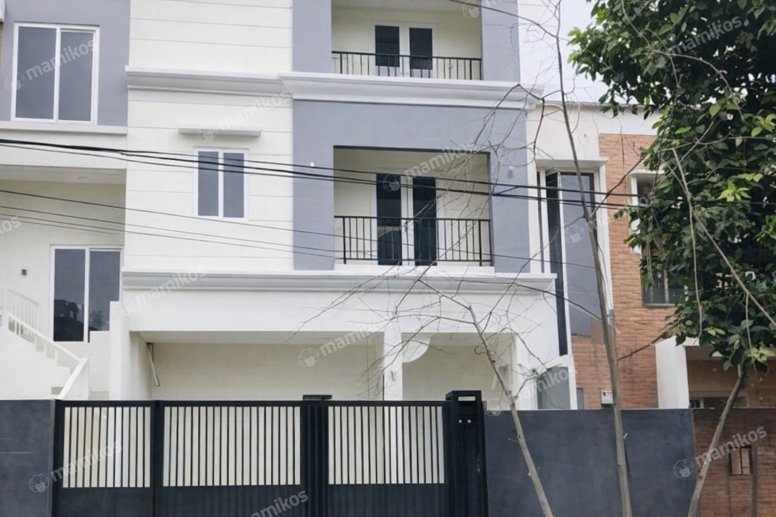 Rumah Sertifikat SHM 4 Kamar Tidur 3 Kamar Mandi Puri Indah Jakarta Barat