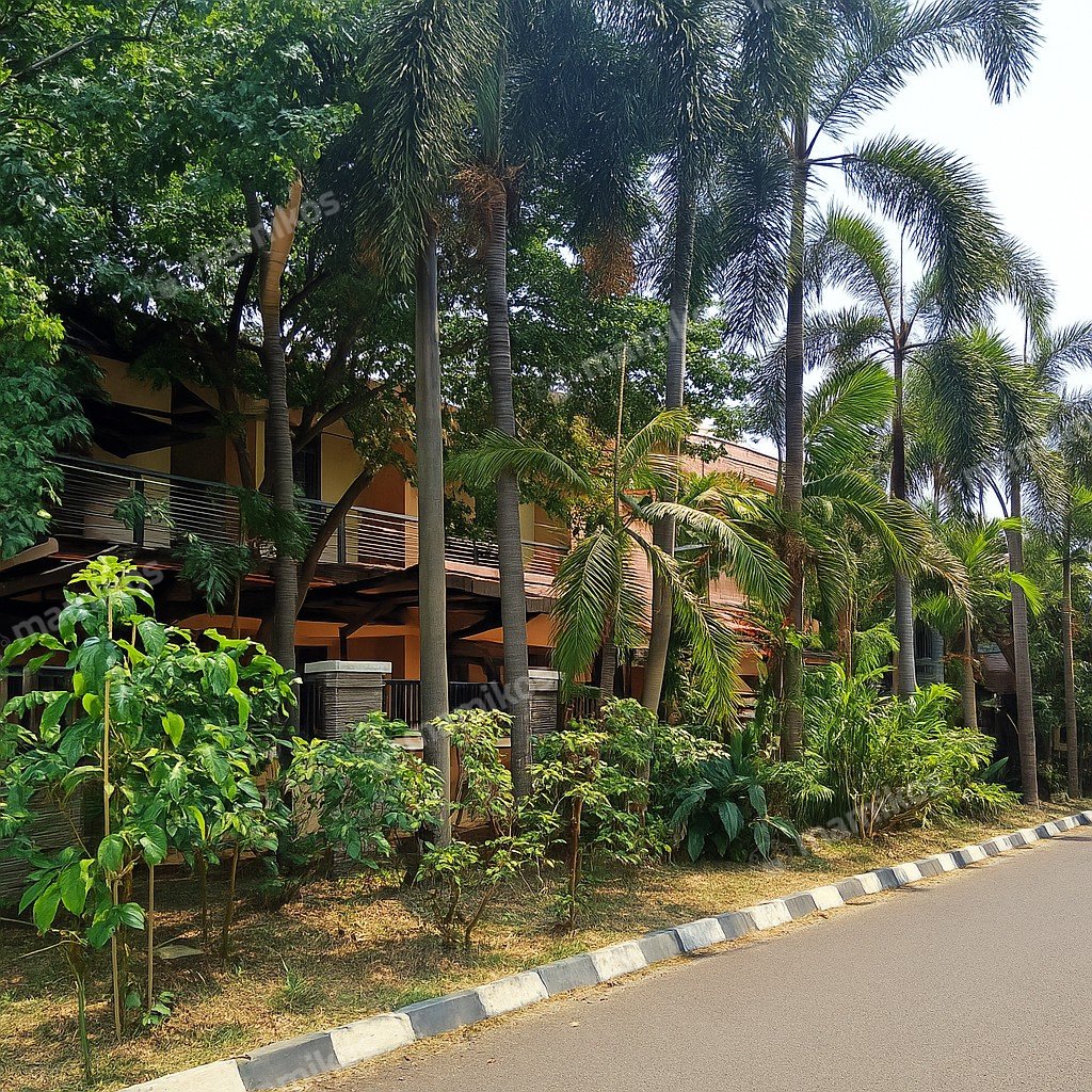 Rumah Sertifikat SHM 3 Kamar Tidur 3 Kamar Mandi Pondok Indah Jakarta Selatan - Photo 2