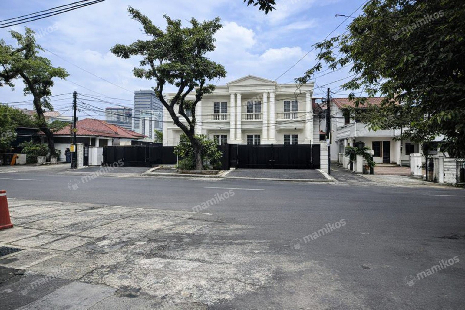 Rumah Sertifikat SHM 4 Kamar Tidur 4 Kamar Mandi Tebet Jakarta Selatan - Photo 2
