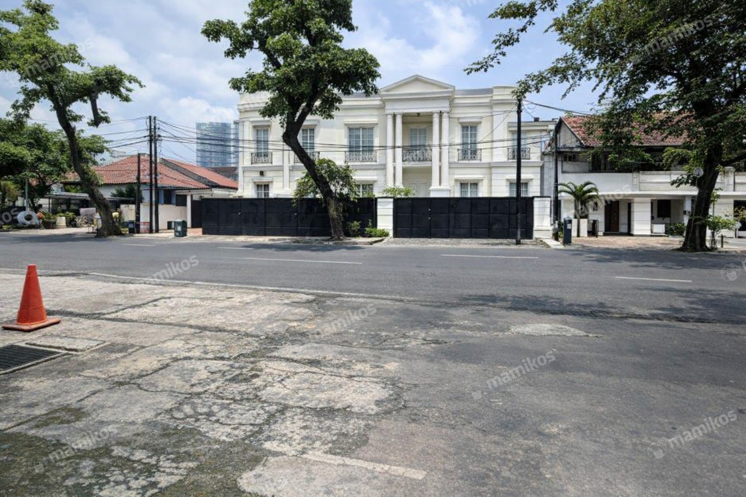 Rumah Sertifikat SHM 4 Kamar Tidur 4 Kamar Mandi Tebet Jakarta Selatan - Photo 3