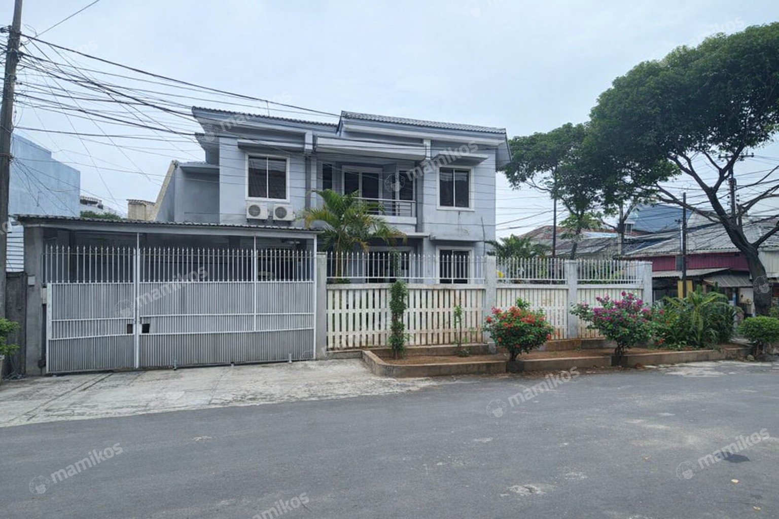 Rumah Sertifikat SHM 5 Kamar Tidur 4 Kamar Mandi Duri Kepa Jakarta Barat