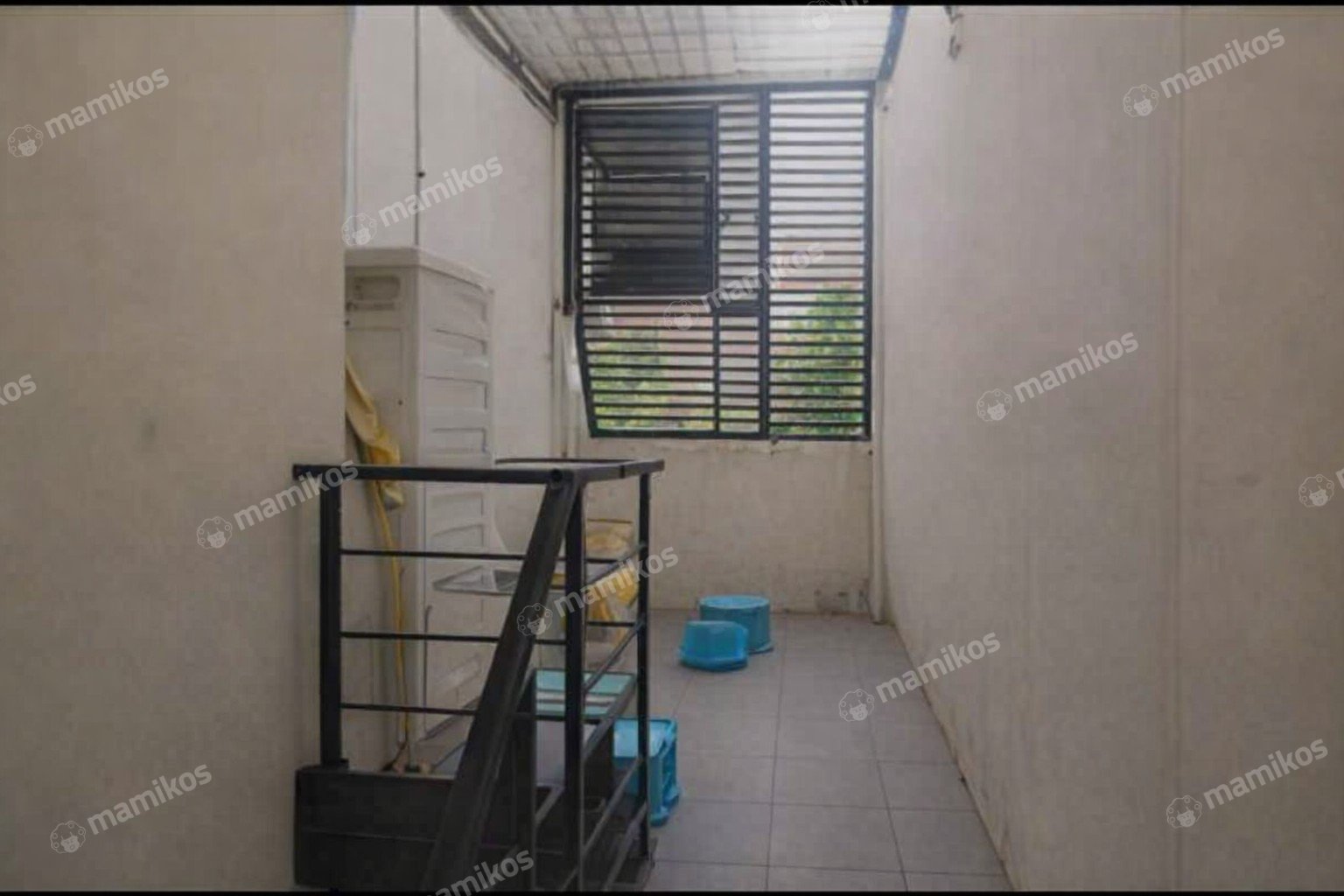 Rumah Sertifikat HGB 4 Kamar Tidur 4 Kamar Mandi Pulomas Jakarta Timur - Photo 4