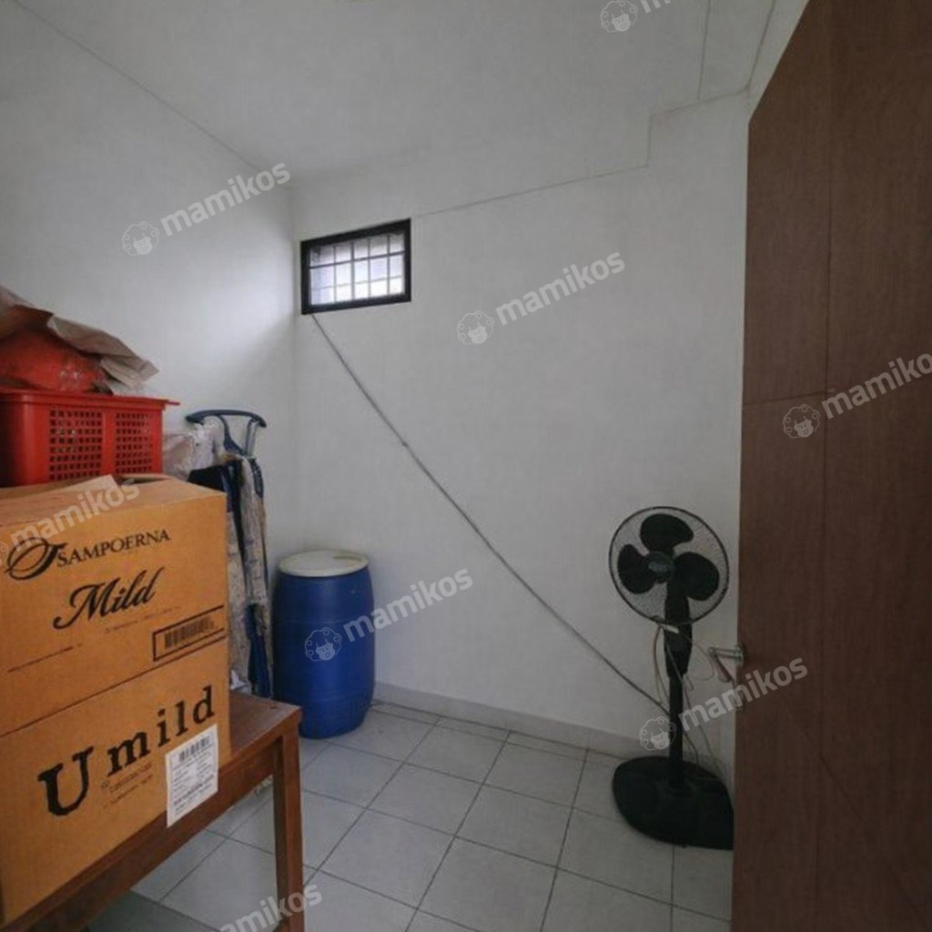 Rumah Sertifikat SHM 3 Kamar Tidur 2 Kamar Mandi Taman Ratu Jakarta Barat - Photo 3