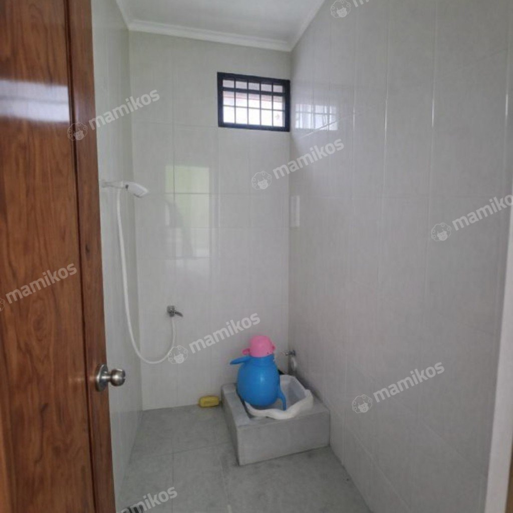 Rumah Sertifikat SHM 3 Kamar Tidur 2 Kamar Mandi Taman Ratu Jakarta Barat - Photo 5