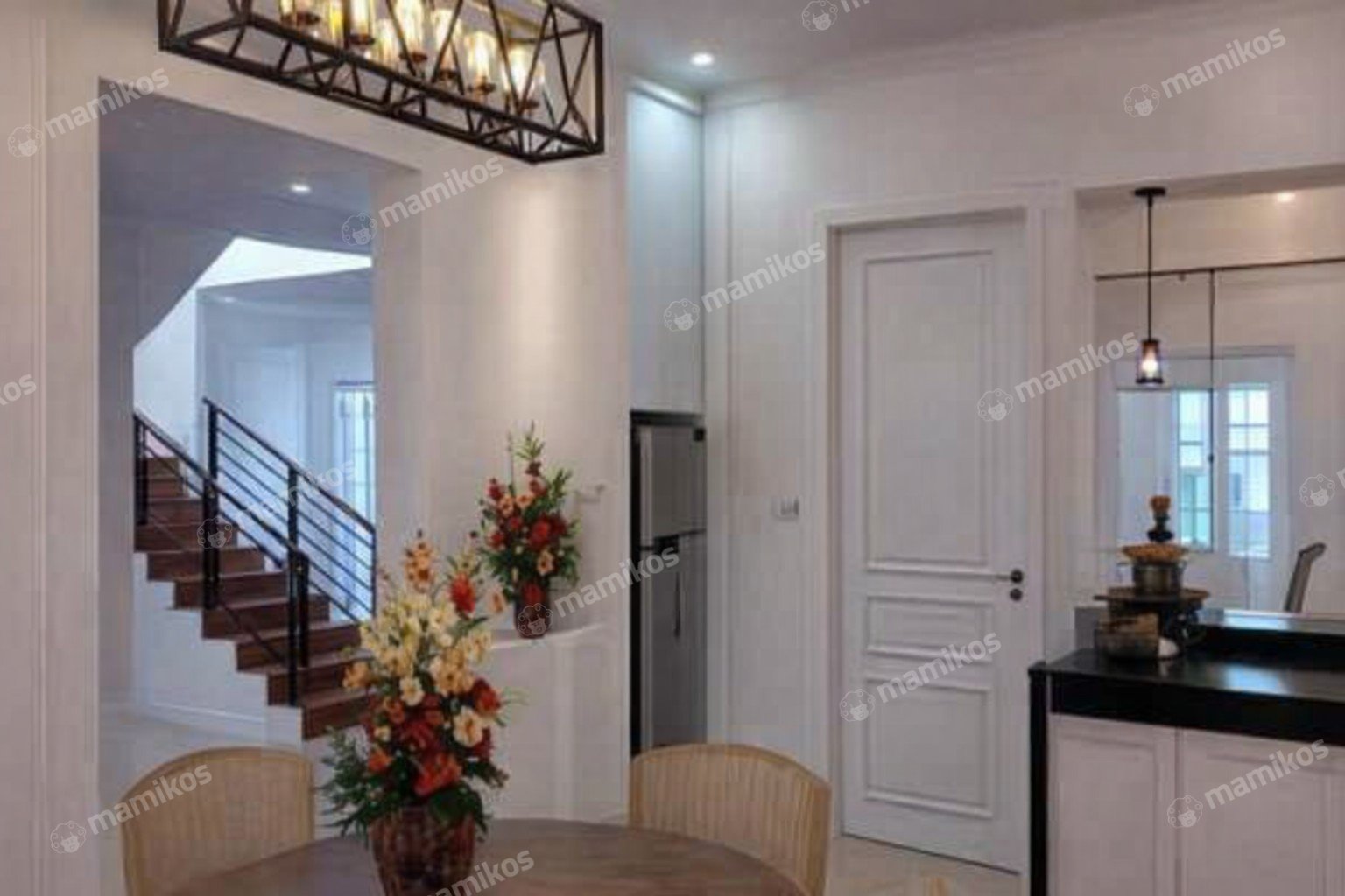 Rumah Sertifikat SHM 5 Kamar Tidur 4 Kamar Mandi Legenda Wisata Jakarta Timur - Photo 4