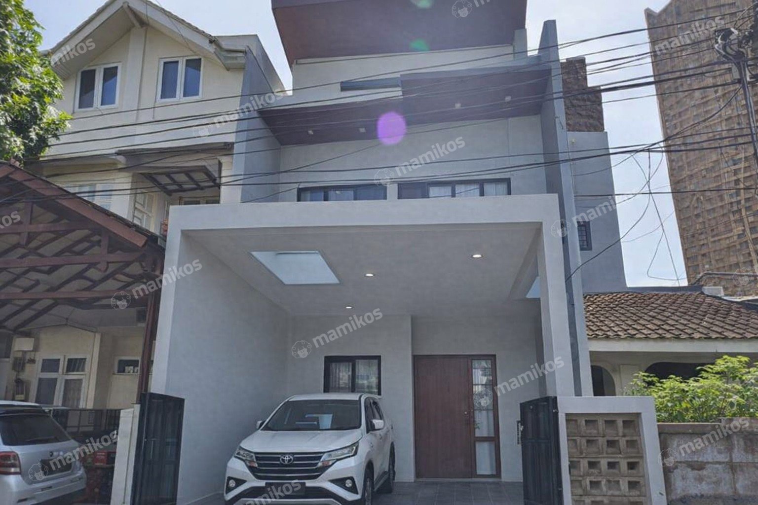 Rumah Sertifikat SHM 4 Kamar Tidur 3 Kamar Mandi Pondok Indah Jakarta Selatan