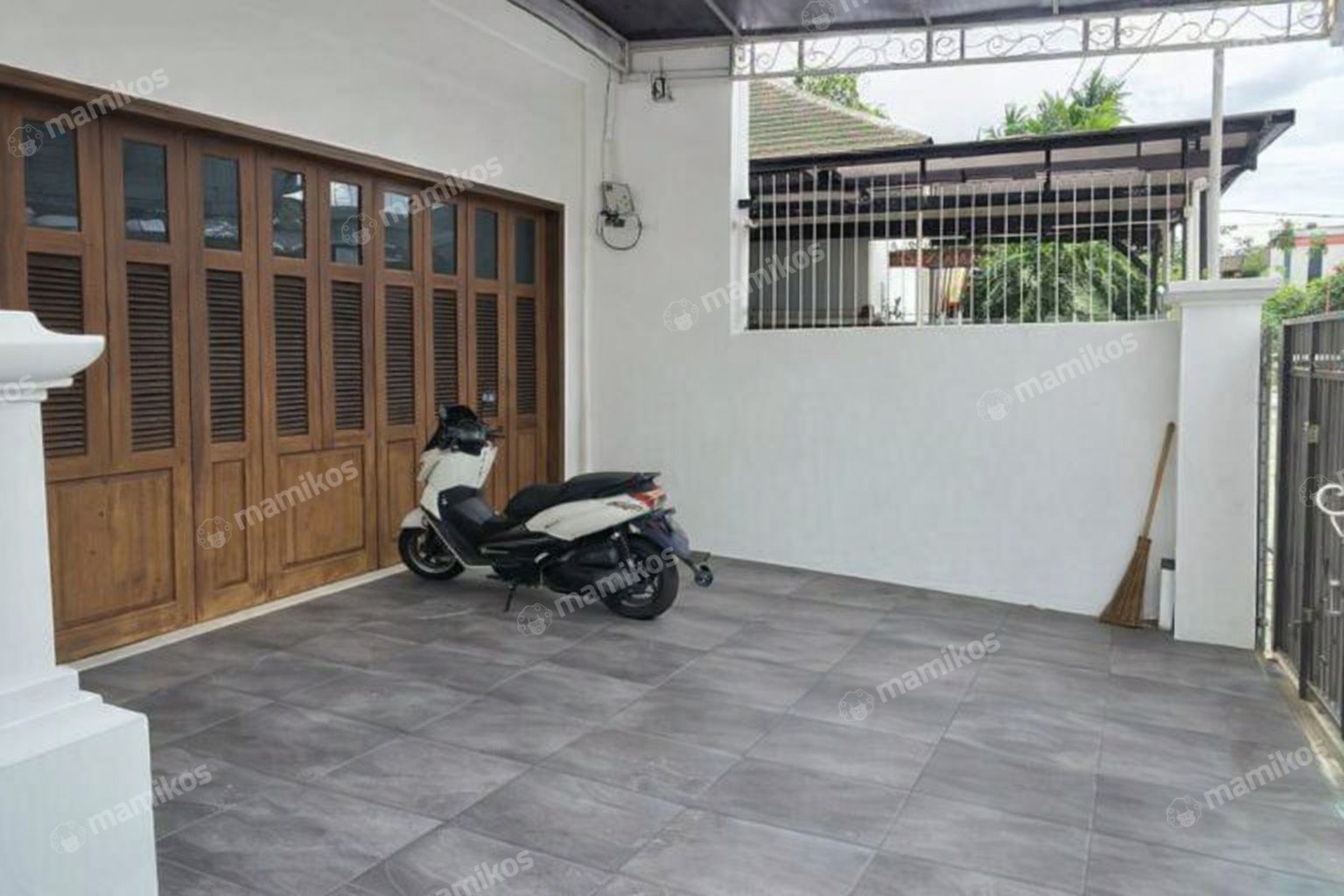 Rumah Sertifikat SHM 4 Kamar Tidur 3 Kamar Mandi Pondok Indah Jakarta Selatan