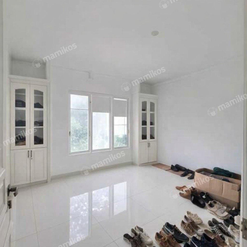 Rumah Sertifikat SHM 4 Kamar Tidur 3 Kamar Mandi Pondok Indah Jakarta Selatan - Photo 3