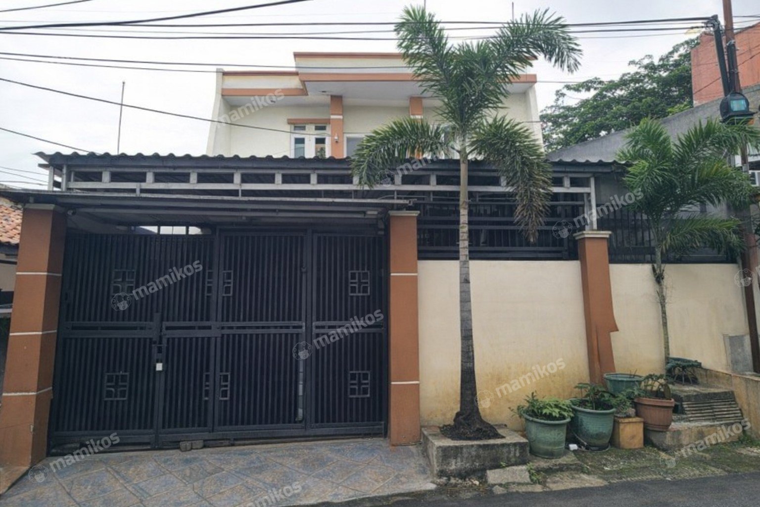 Rumah Sertifikat SHM 4 Kamar Tidur 4 Kamar Mandi Kelapa Dua Jakarta Barat