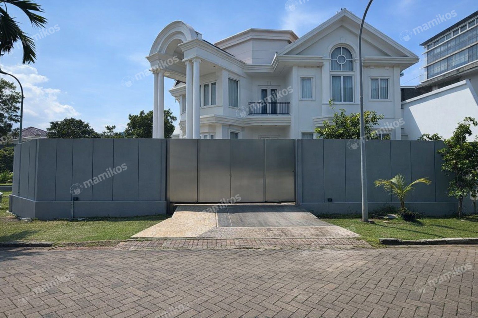 Rumah Sertifikat SHM 4 Kamar Tidur 4 Kamar Mandi Pantai Indah Kapuk Jakarta Utara