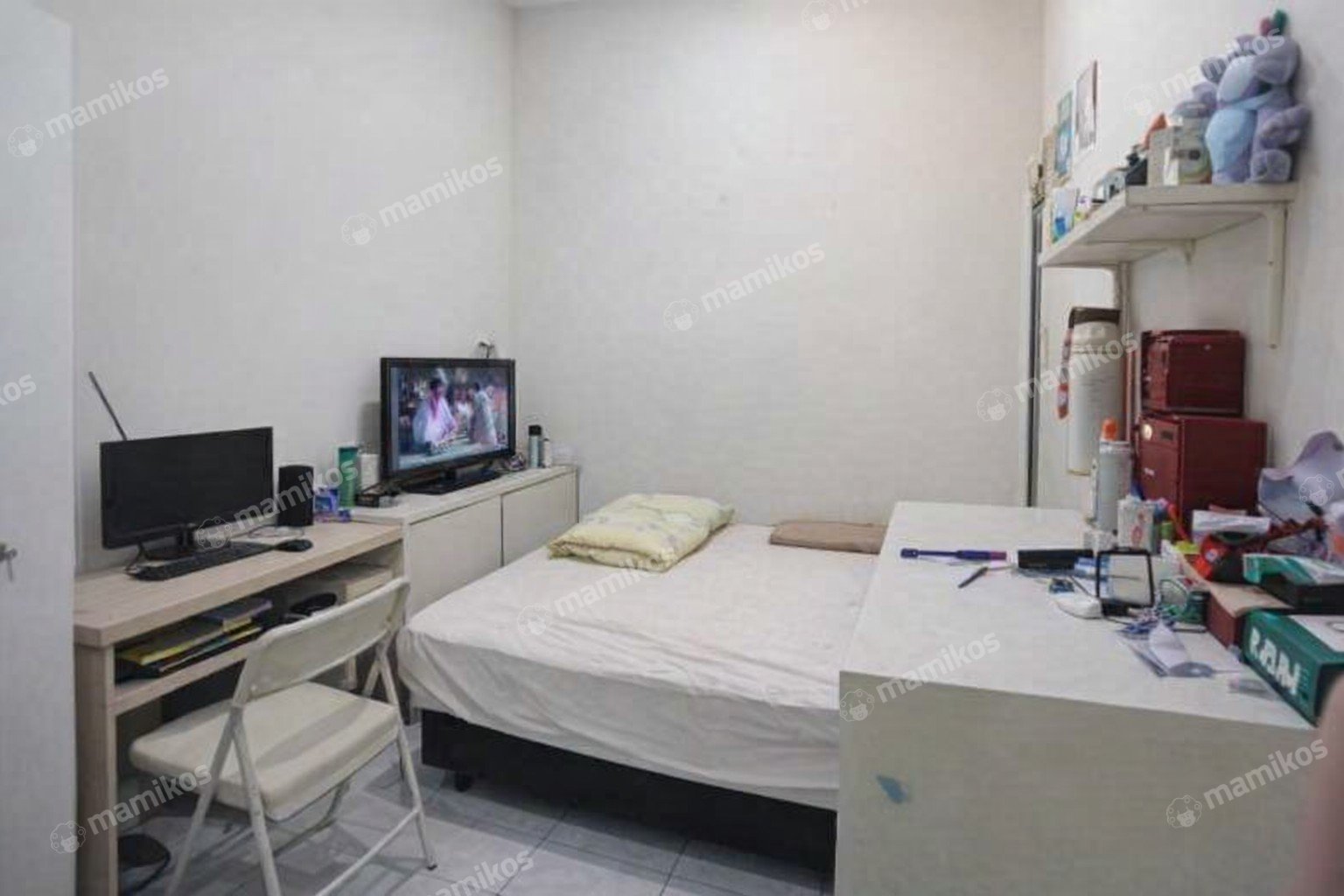 Rumah Sertifikat SHM 4 Kamar Tidur 2 Kamar Mandi Taman Surya Jakarta Barat - Photo 5