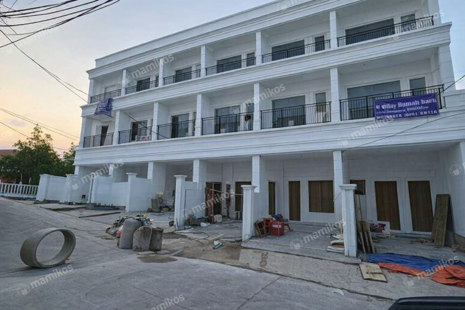 Rumah Sertifikat SHM 3 Kamar Tidur 3 Kamar Mandi Tanjung Duren Jakarta Barat