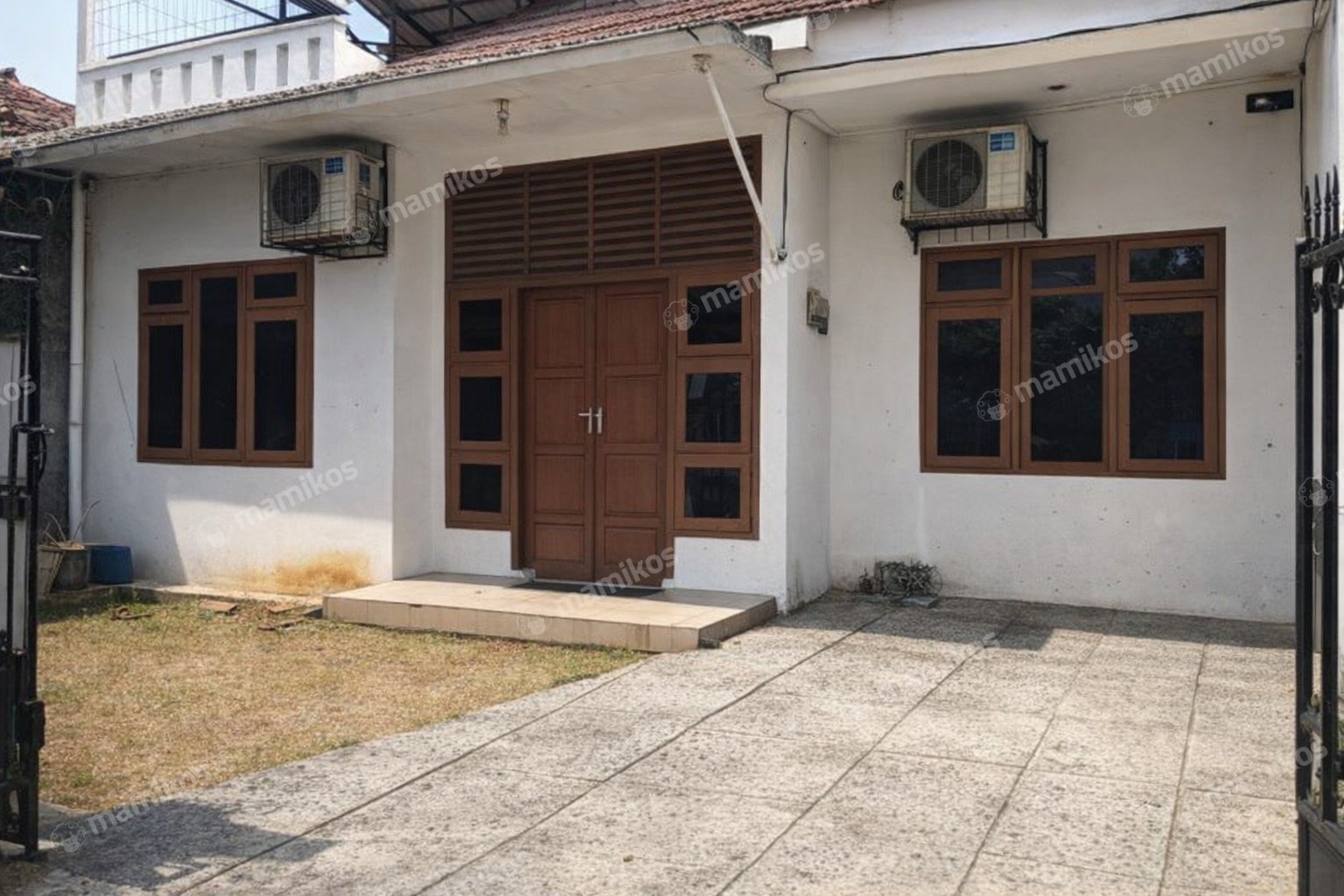 Rumah Sertifikat SHM 6 Kamar Tidur 4 Kamar Mandi Ciracas Jakarta Timur