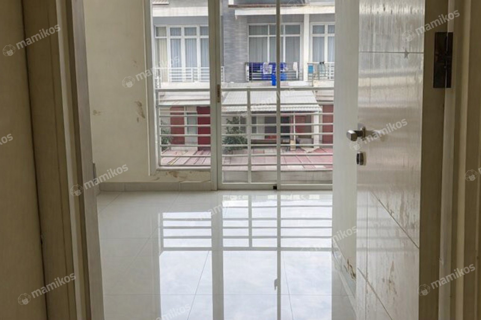 Rumah Sertifikat SHM 2 Kamar Tidur 2 Kamar Mandi Green Lake City Jakarta Barat