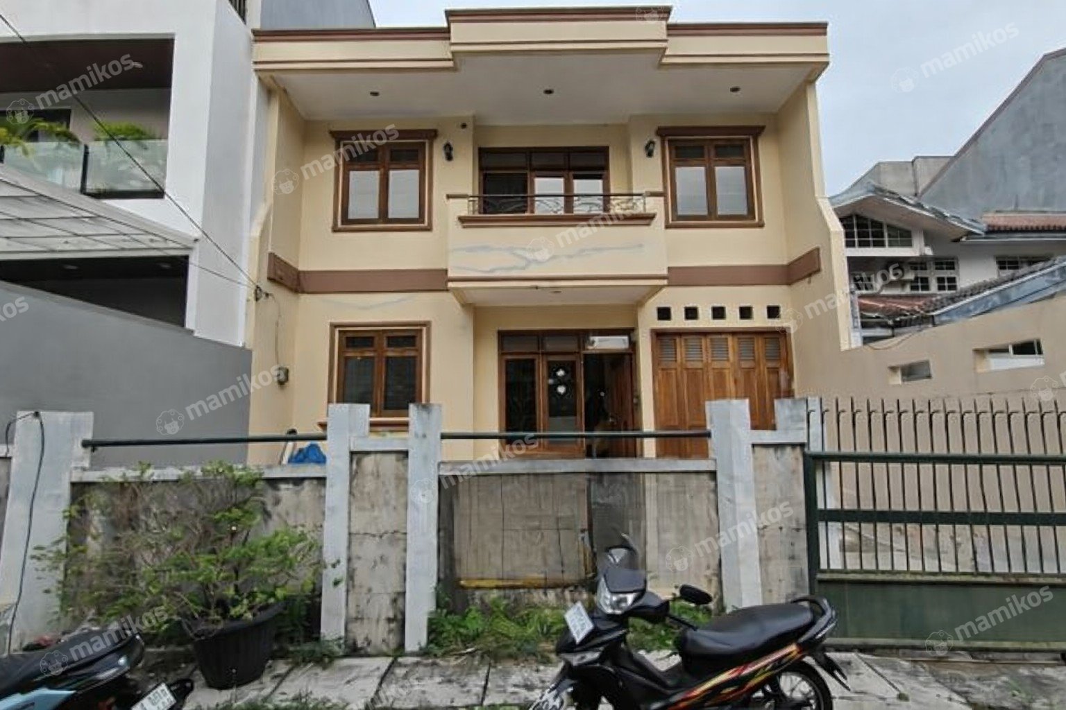 Rumah Sertifikat SHM 5 Kamar Tidur 3 Kamar Mandi Sunter Jakarta Utara