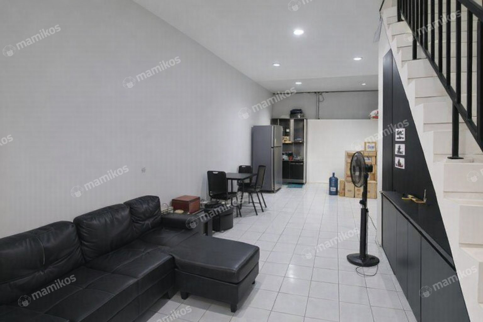 Rumah Sertifikat SHM 3 Kamar Tidur 2 Kamar Mandi Taman Palem Jakarta Barat