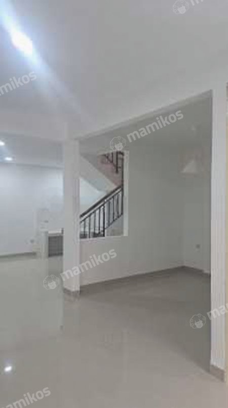 Rumah Sertifikat SHM 4 Kamar Tidur 3 Kamar Mandi Pegadungan Jakarta Barat - Photo 2
